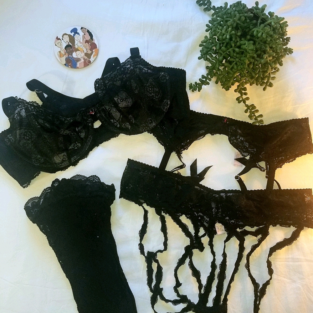 Savage x Fenty 4 Piece Lingerie set